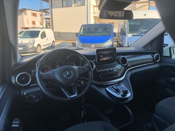 Mercedes V 220 - 8