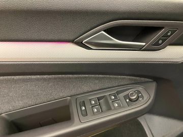 Volkswagen Golf - 8