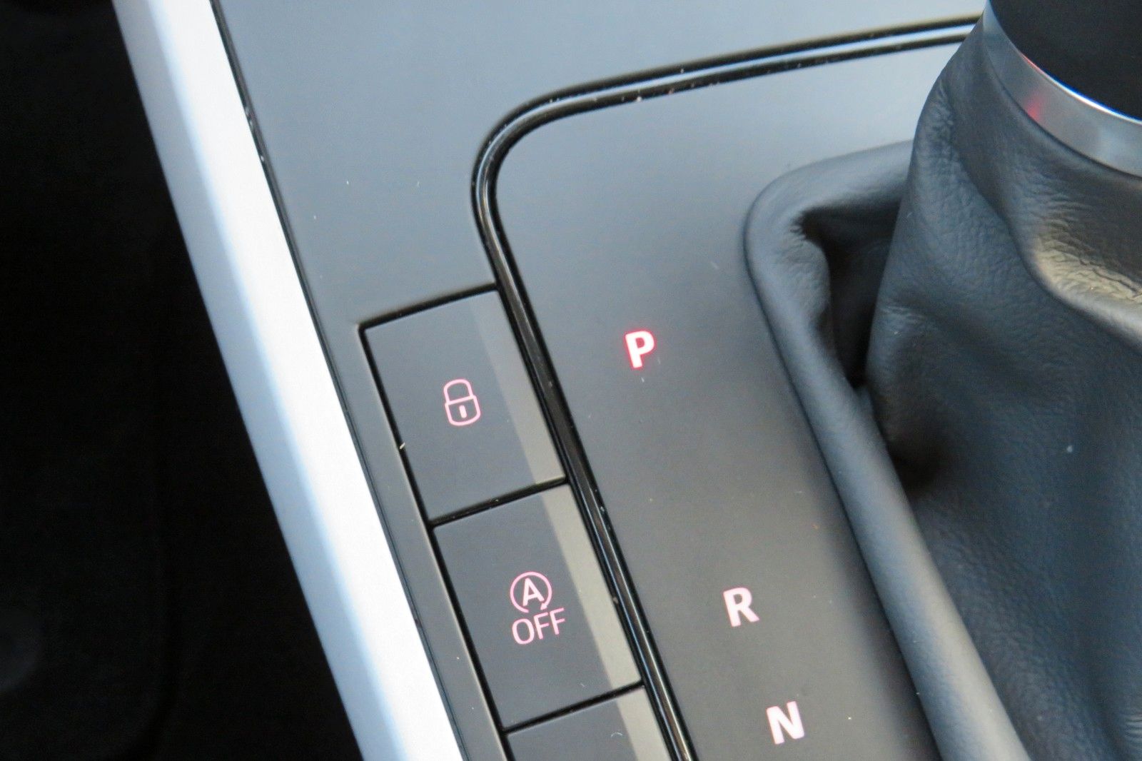 Fahrzeugabbildung SEAT Arona Style DSG FULL-LINK SITZH KAMERA GJ ACC 1H