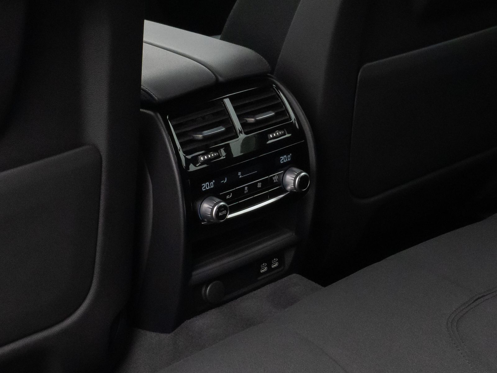 Fahrzeugabbildung BMW 530e H/K DAB AHK Komfort Alarm 4xKlima 18Zoll