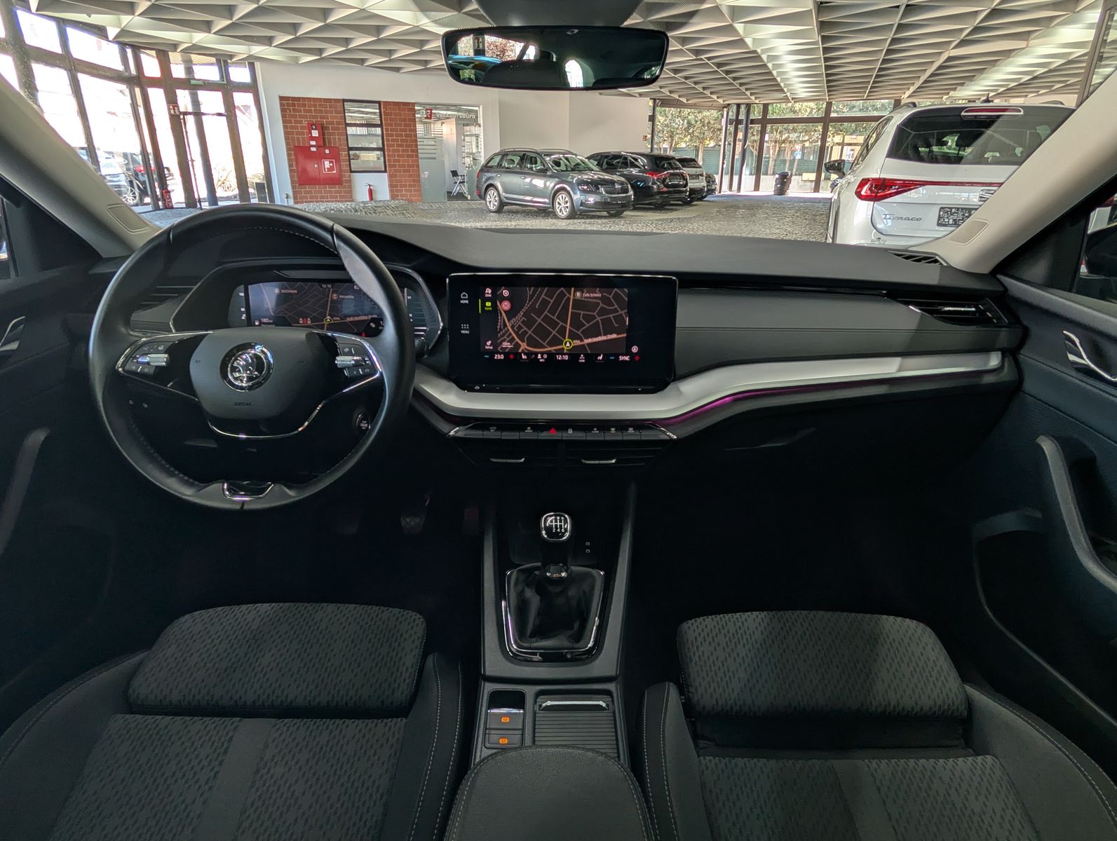 Fahrzeugabbildung SKODA Octavia 2.0TDI Clever AMBI MASSAGE PANO VIRT LED