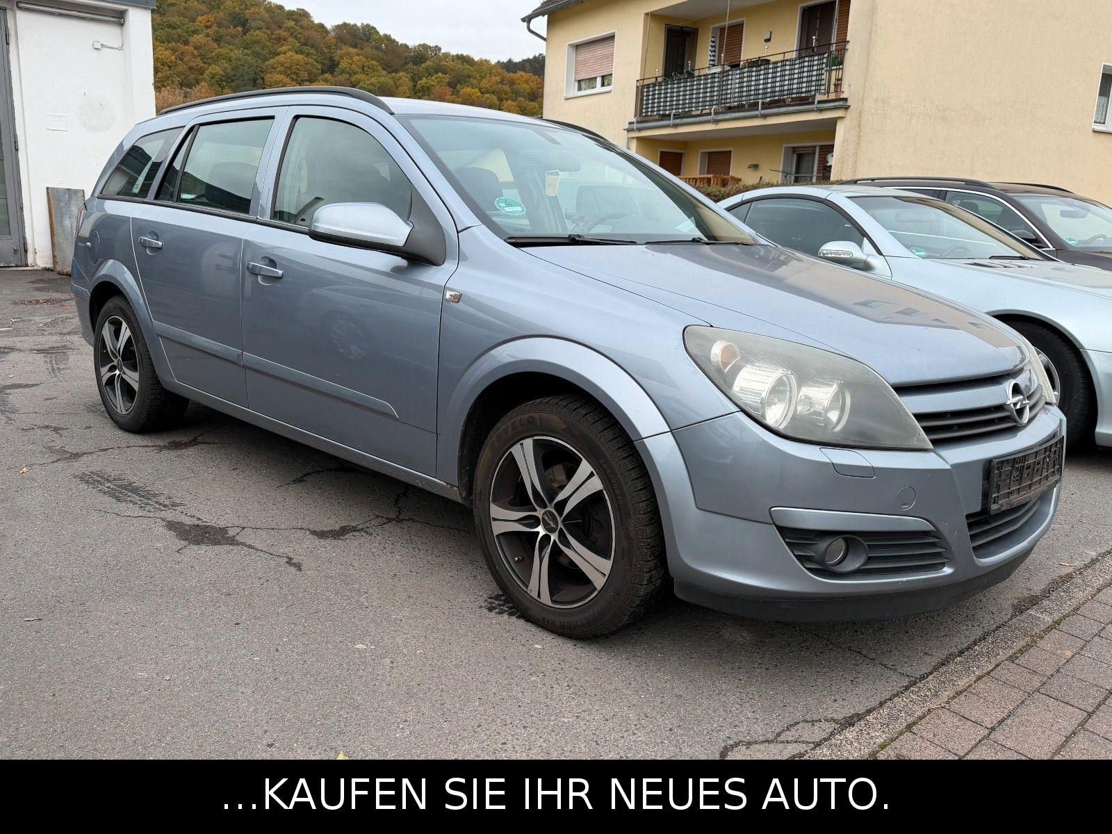 Opel Astra 2005 — rear view