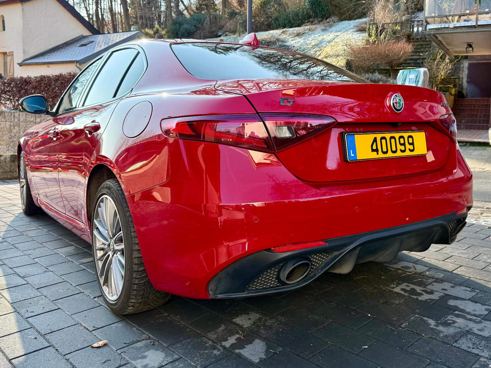 Alfa Romeo Giulia 2.0 Turbo 16V 206kW AT8 Veloce Ti Vel..., миниатюра 2