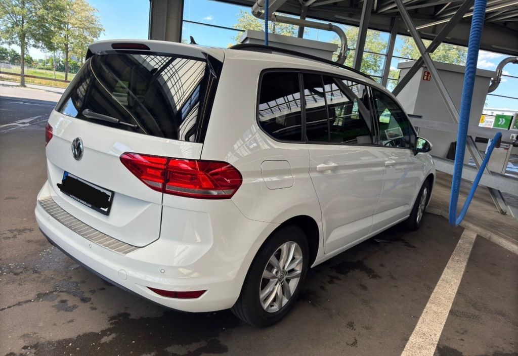 Image of Volkswagen Touran