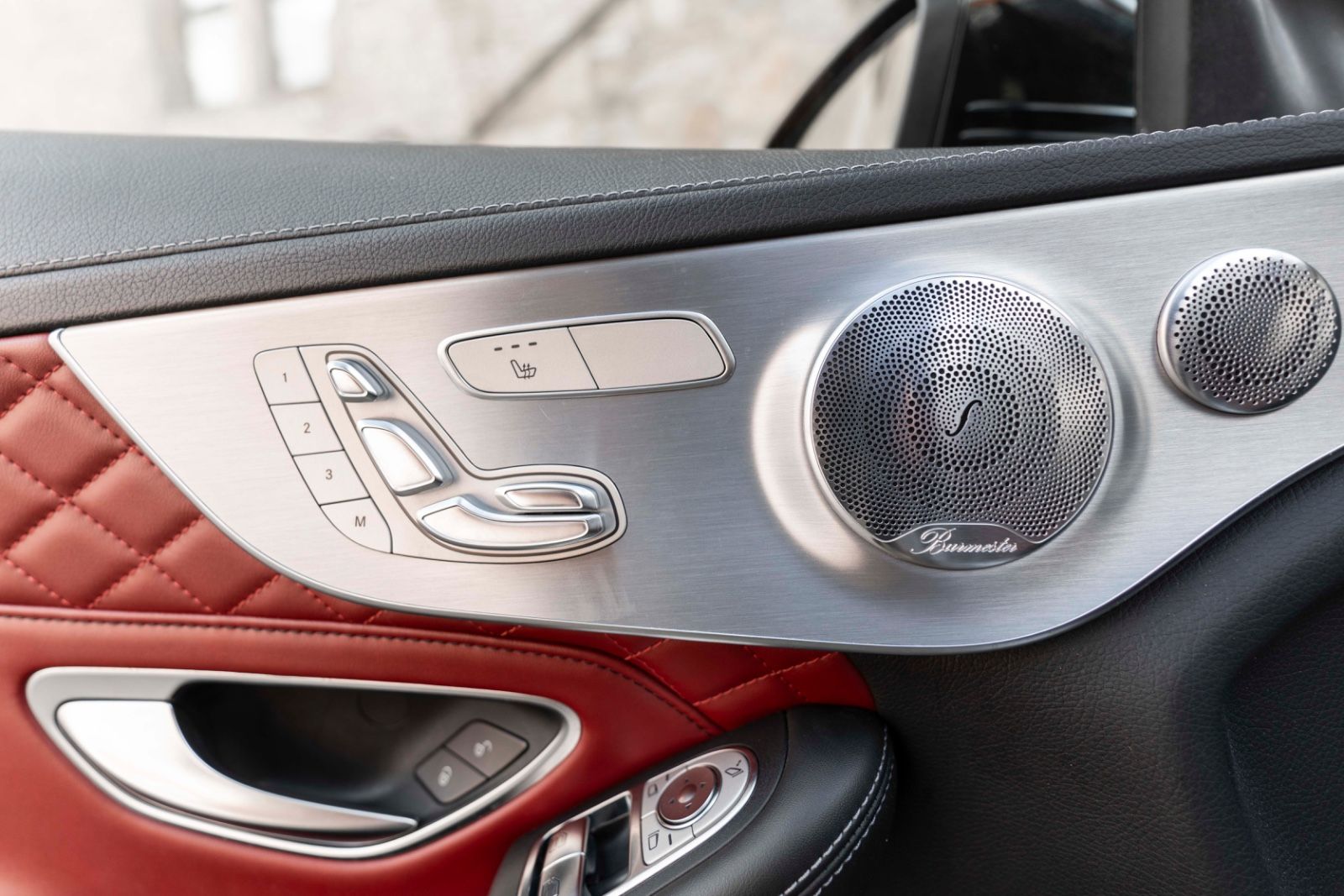 Fahrzeugabbildung Mercedes-Benz C 220d Coupe AMG BURMESTER 360° CARPLAY LED