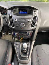 Ford Focus - 11