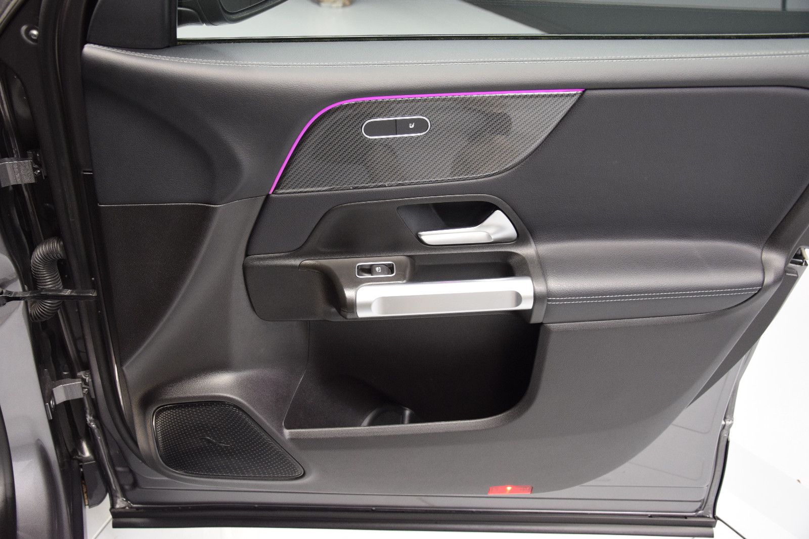 Fahrzeugabbildung Mercedes-Benz GLB 35 AMG 4Matic 360° MBUX Leder AHK Night Ambi