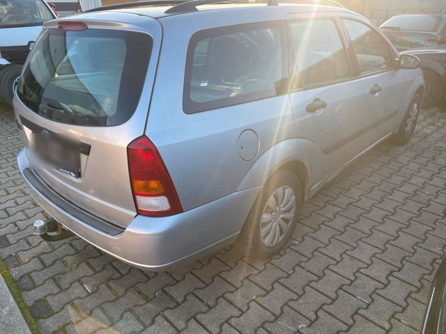 Ford Günstiges Winterauto Ford Focus Benzin 136...