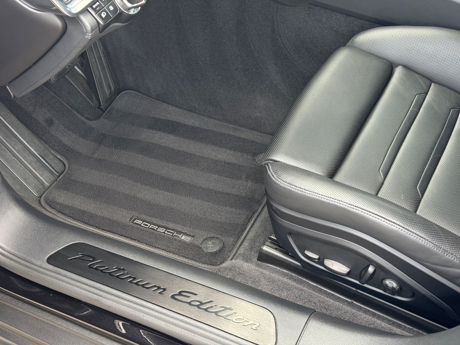 Porsche Panamera 4 Platinum Edition*MATRIX*PANO*SOFTCLOS foto 8