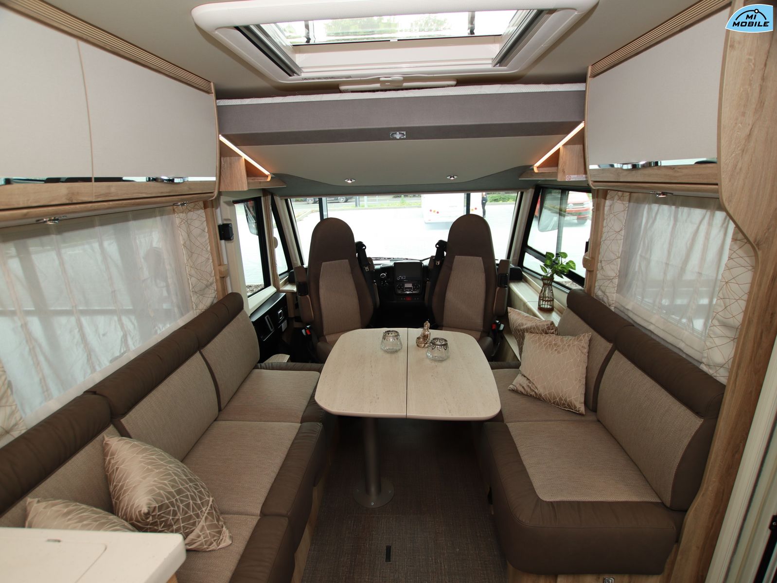 Fahrzeugabbildung Eura Mobil Integra Line 695 LF *SCHAUSONNTAG 11-16 Uhr*