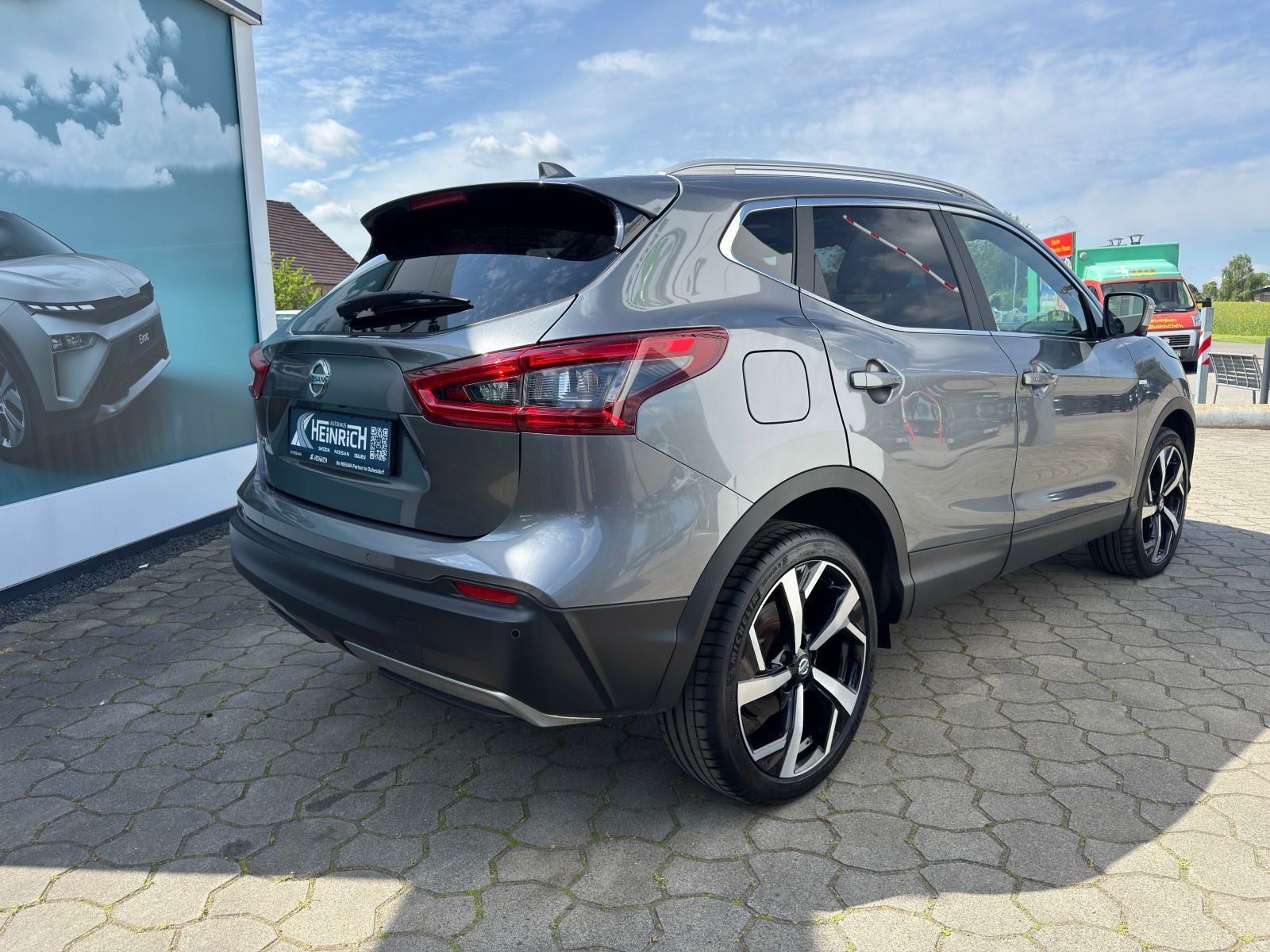 Fahrzeugabbildung Nissan Qashqai Tekna + 159PS 6-Gang