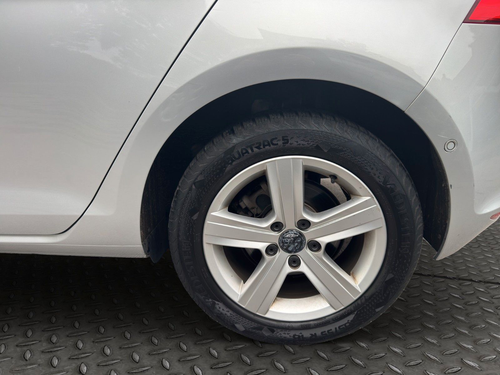 Fahrzeugabbildung Volkswagen Golf VII  Comfortline BMT Navi/Panorama/2X PDC /