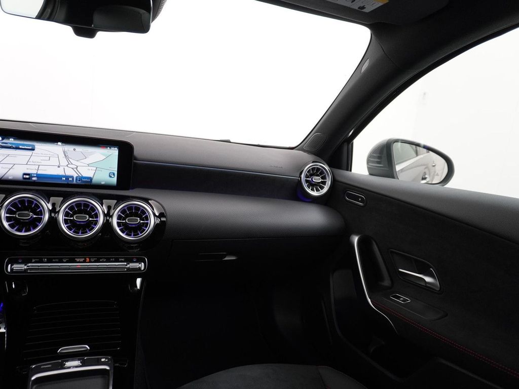 Mercedes-Benz A 180 Star Edition AMG Line | Panorama - Schiebe