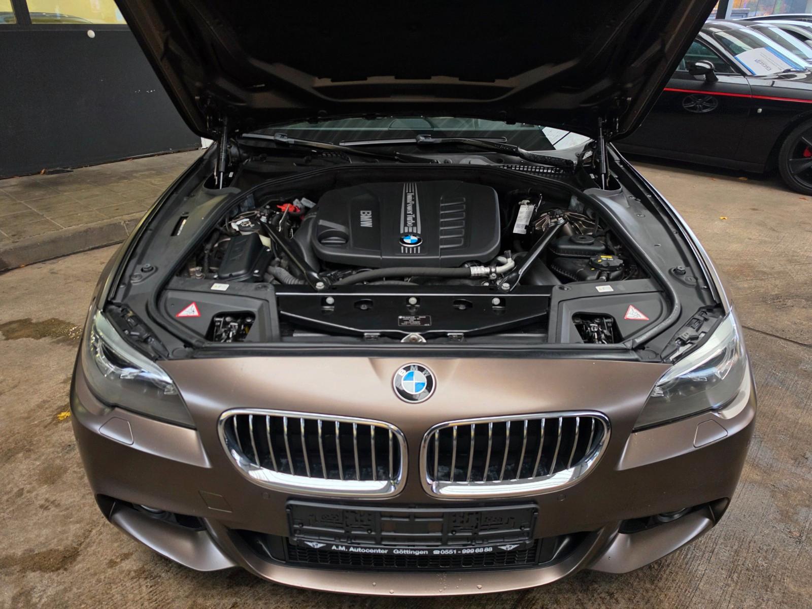 BMW 530d xDrive Touring M-Sportpaket FROZEN/Pano/AHK