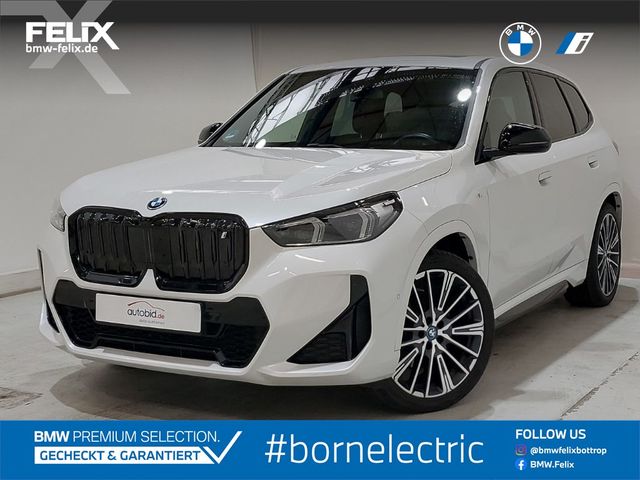 BMW iX1 xDrive30 M SPORTPAKET+20"ALU+PANORAMA+AKTIVS