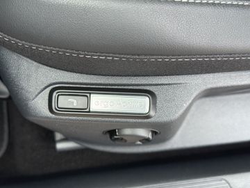 Volkswagen T-Roc 1.5 TSI Style DCT AHK Kamera Navi Massage