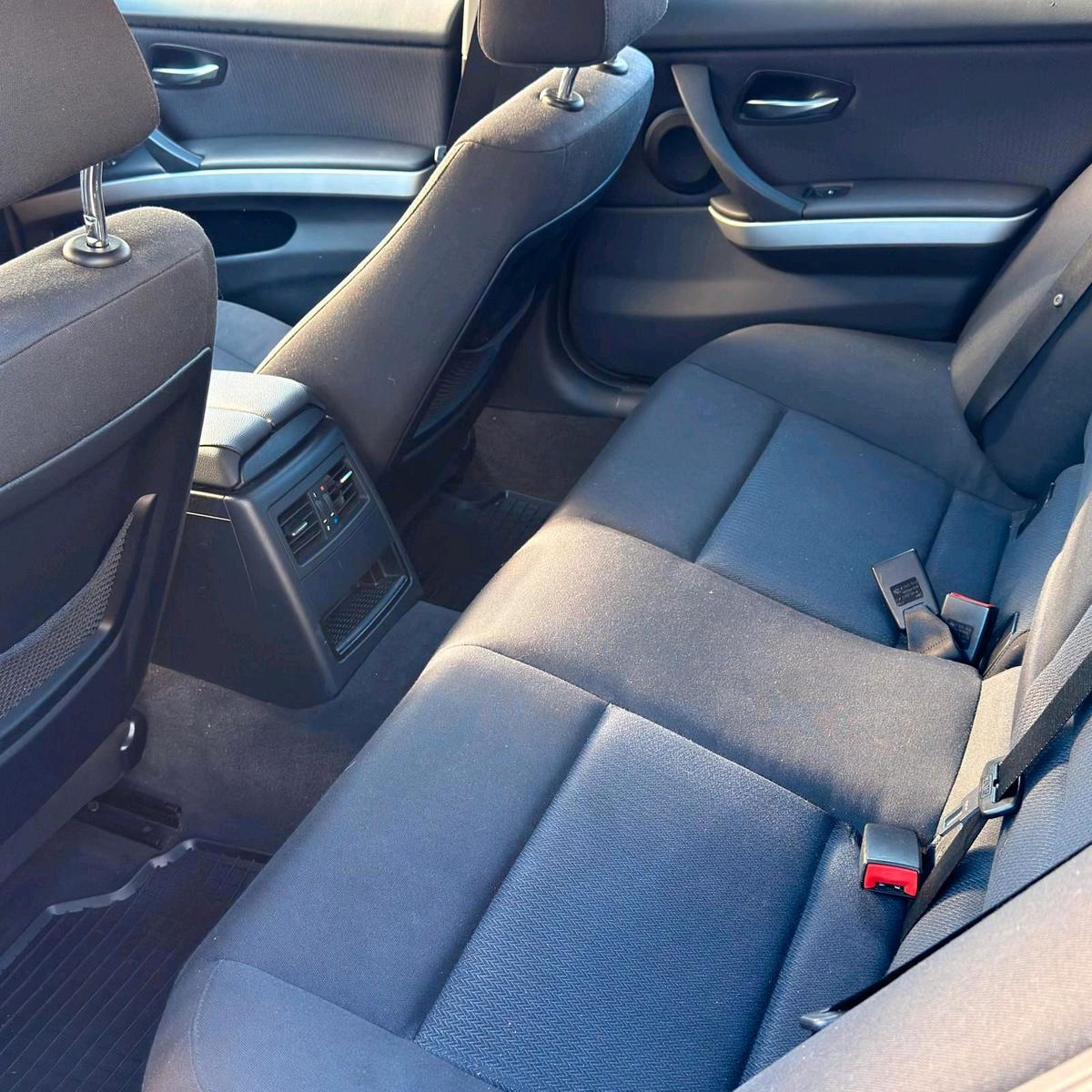 BMW 320 2011 — photo 13