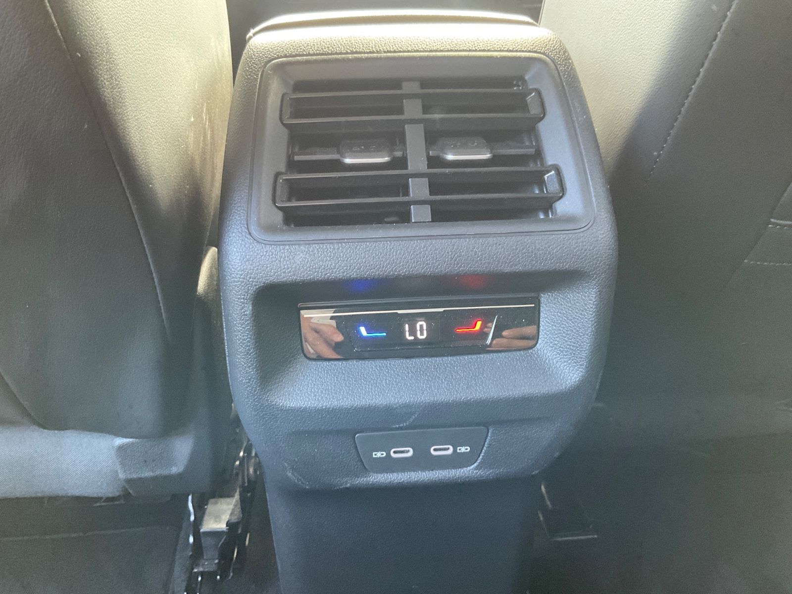 Fahrzeugabbildung Volkswagen Tiguan 2.0 TDI ENERGY,AHK,Navi,IQLight,Kamera