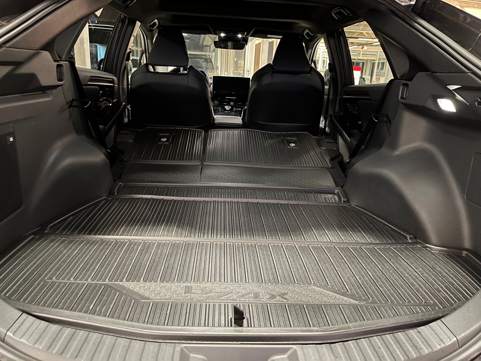 Fahrzeugabbildung Toyota bZ4X FWD Lounge jetzt noch mit 0% Finanzieren