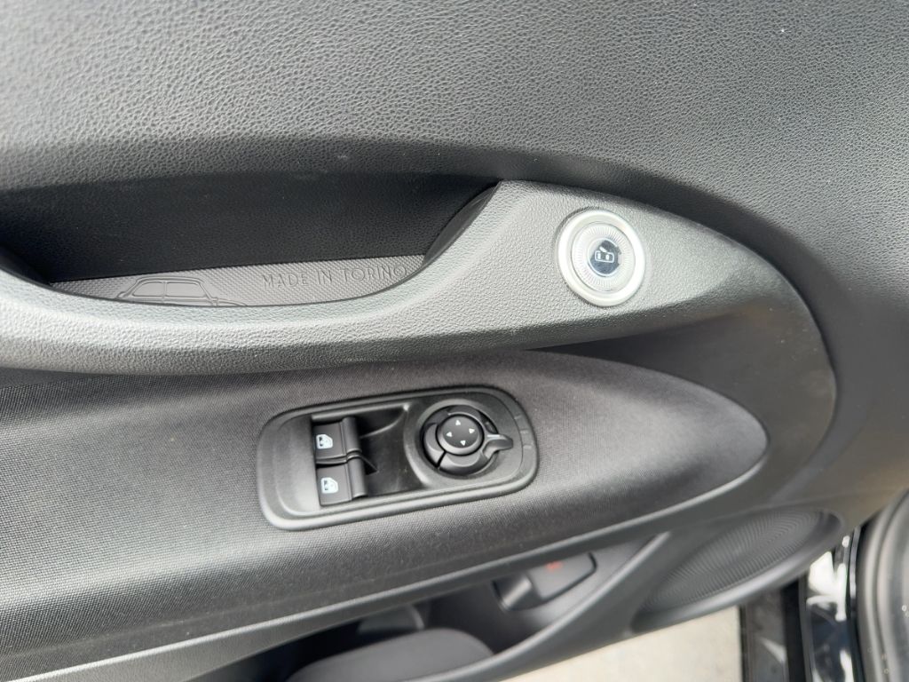 Fahrzeugabbildung Fiat 500 Hybrid Cabrio ICON,K-Paket,Sitzheizung,Rückf