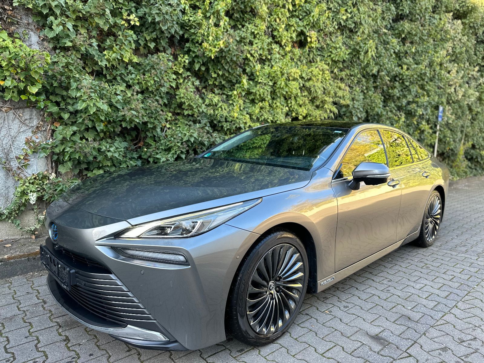 TOYOTA Mirai