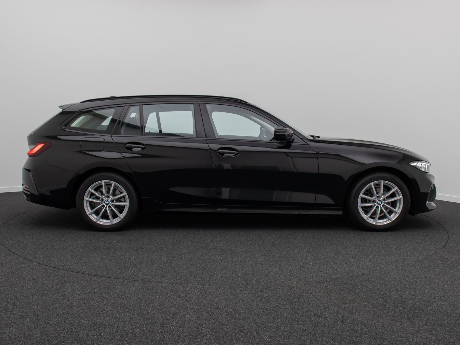 Fahrzeugabbildung BMW 318i GeschwindigReg DAB PDC Cockpit+ Widscreen