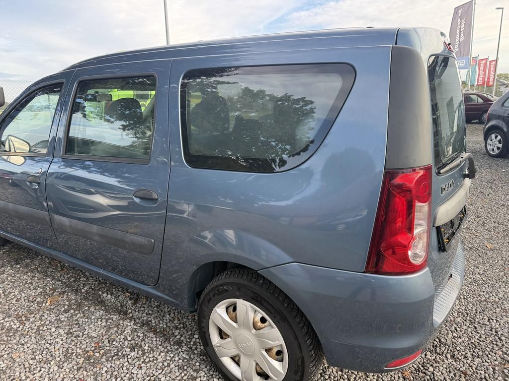 Dacia Logan 2011 — photo 7