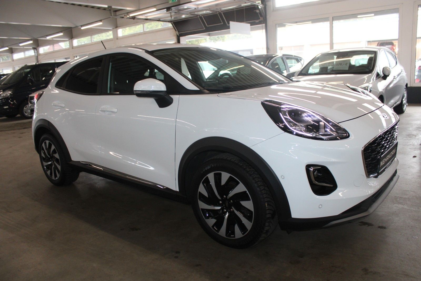 Fahrzeugabbildung Ford Puma MHEV Titanium AHK LED NAVI CAM WinterPaket
