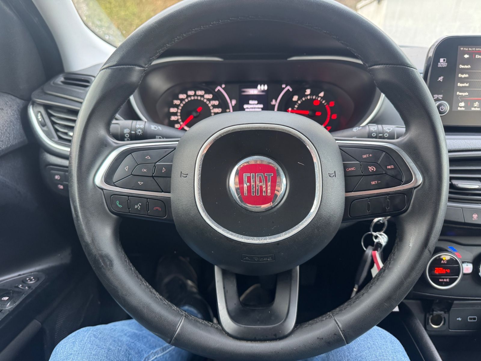 Fahrzeugabbildung Fiat Tipo Mirror Navi+Kamera