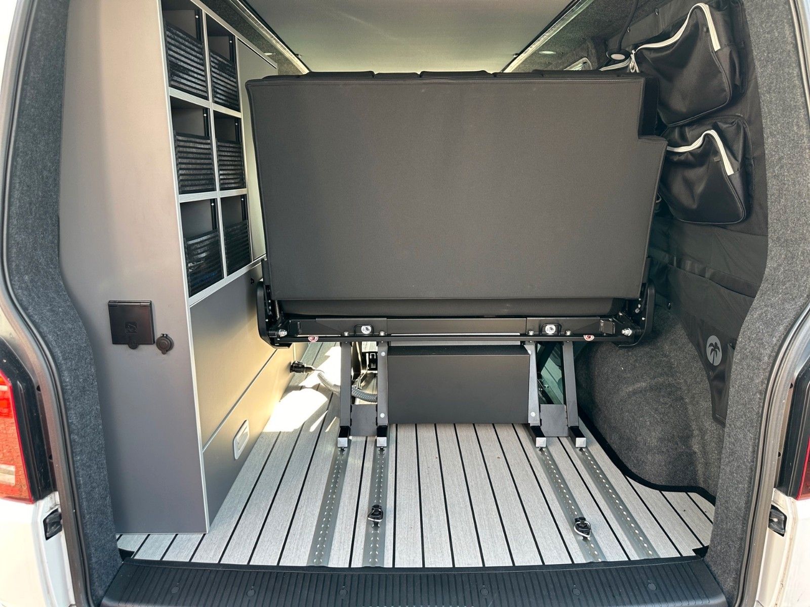 Fahrzeugabbildung Volkswagen T6.1 Campervan Vanexxt DSG