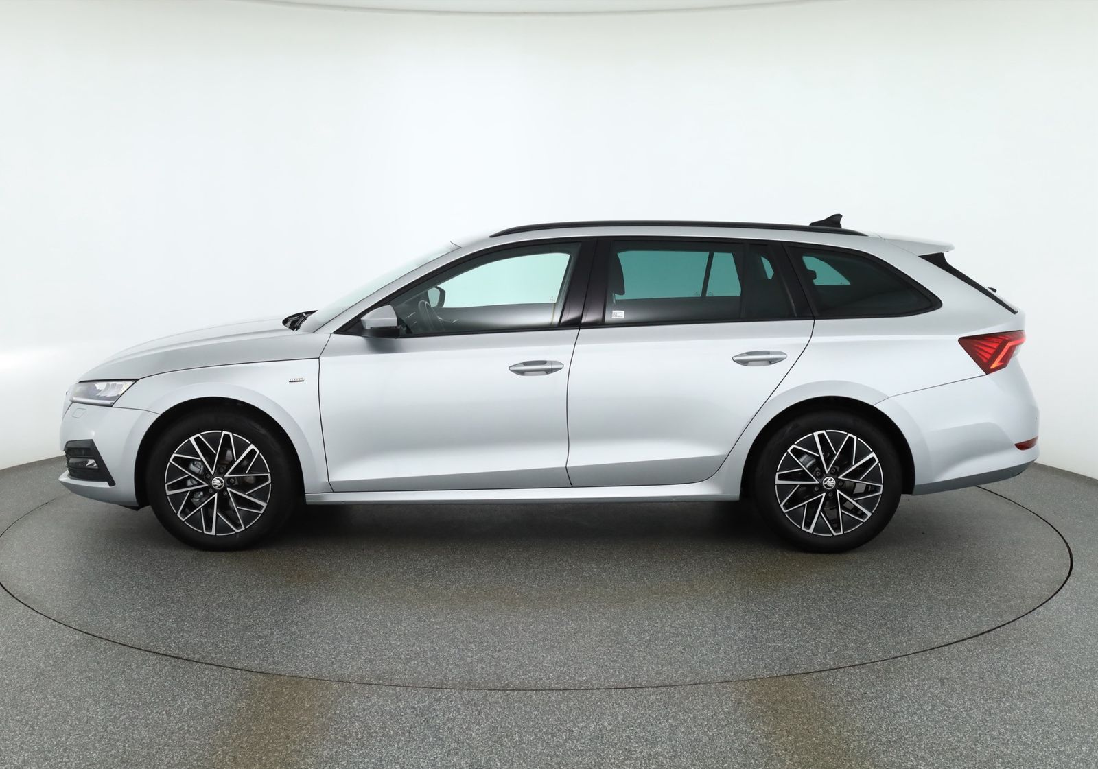 Skoda Octavia Combi 2.0 TDI DSG Clever LED Navi Kamera imagem 2