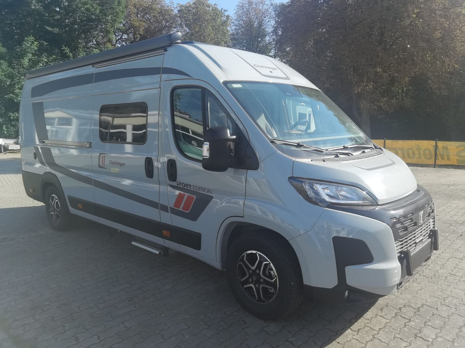 Fahrzeugabbildung Challenger V217 Sport Edition M27
