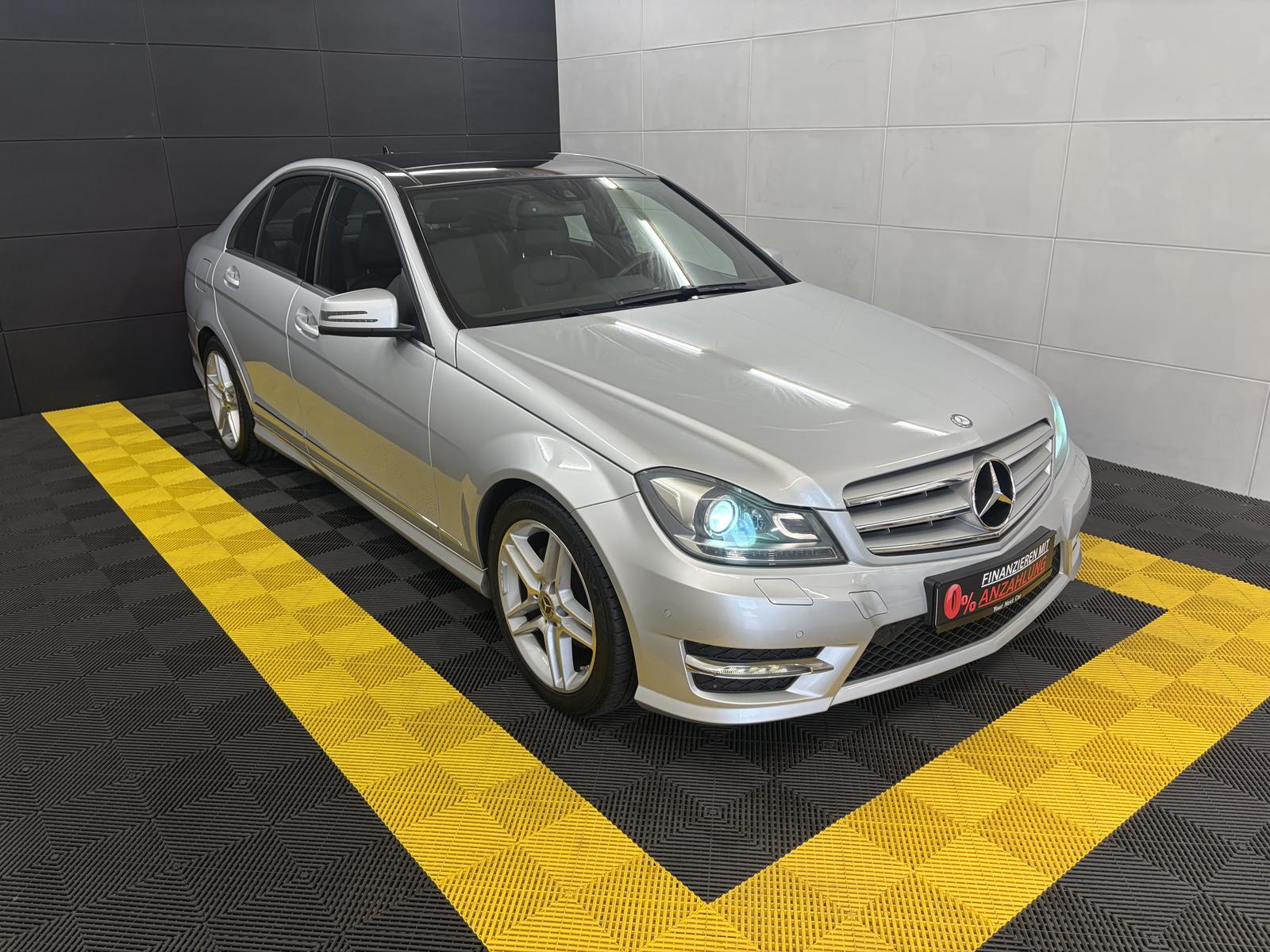 Mercedes-Benz C 200 CGI AMG-Line Pano+Bi-Xenon+Leder+PTS+SRS