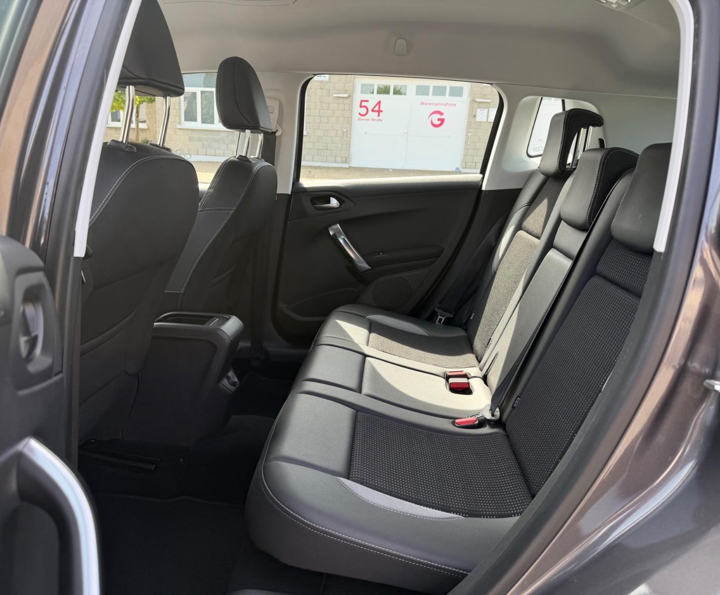 Peugeot 2008 Allure/TÜV Neu/Navi/PDC