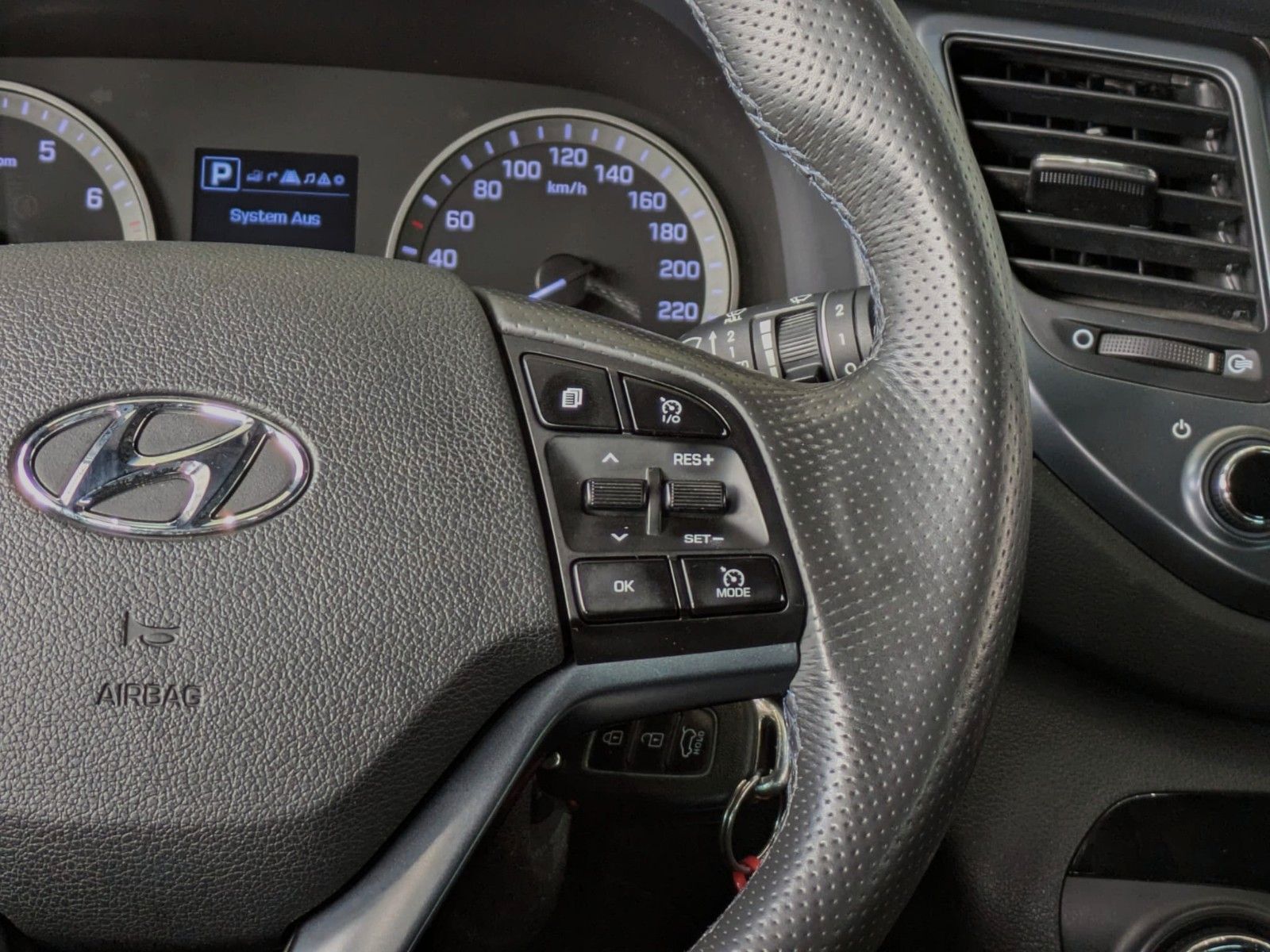 Fahrzeugabbildung Hyundai TUCSON 1.6i DTC PASSION SITZHZ ANDROID NAVI CAM