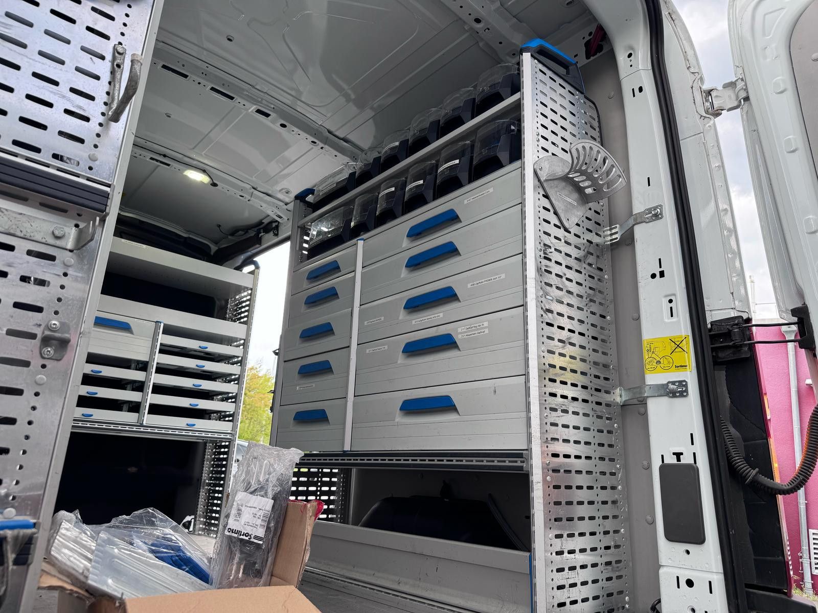 Fahrzeugabbildung Ford Transit 350 4x4 Allrad NAVI*SORTIMO*AHK*