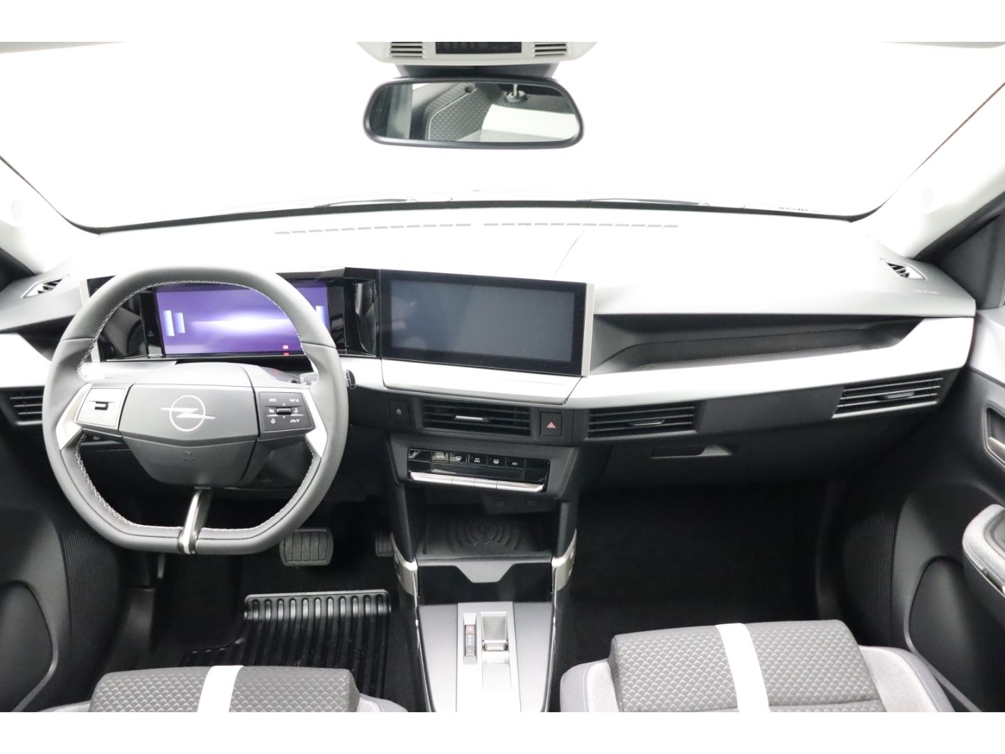 Fahrzeugabbildung Opel Frontera Mild Hybrid 107 kW GS ++ Sitzheizung++