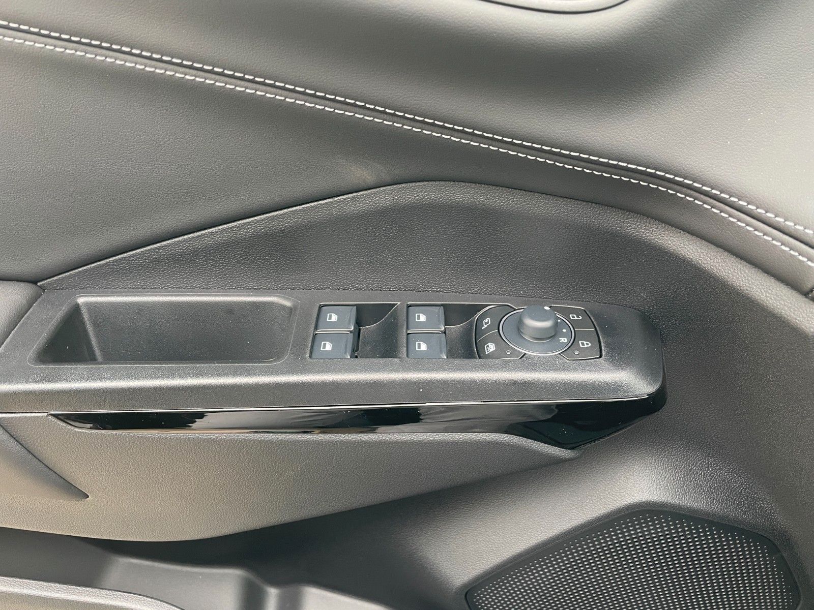 Fahrzeugabbildung Ford Puma Titanium