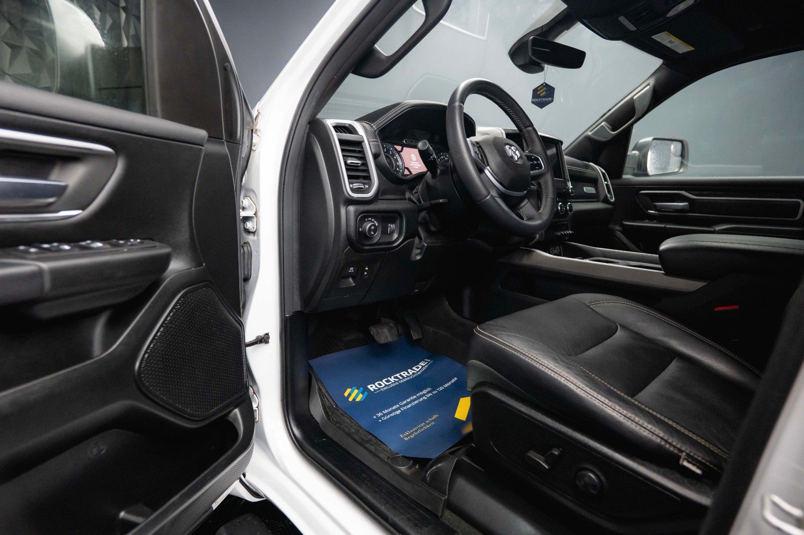 Fahrzeugabbildung Dodge RAM 5.7 V8 HEMI 4x4 OFFROAD Night-Paket *GEN 5*