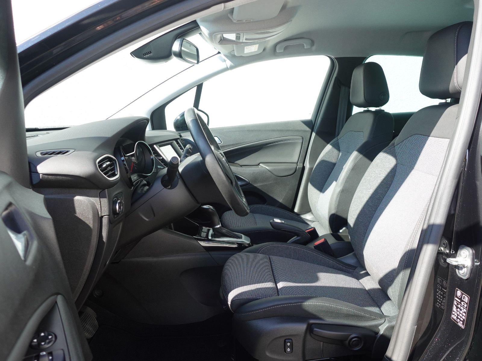 Fahrzeugabbildung Opel Crossland 1.2T AUTOMATIK,Kamera,Sitzhzg,LED,17"