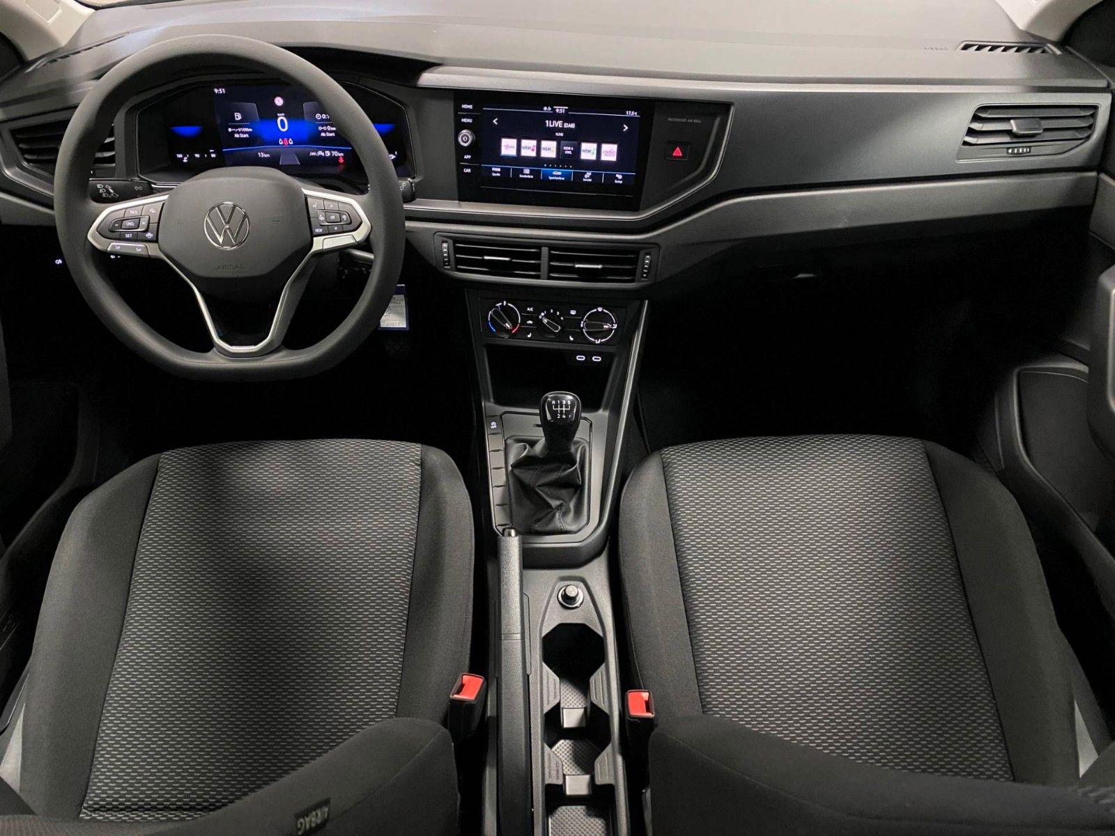 Fahrzeugabbildung Volkswagen Polo 1.0 MPI+SITZHEIZUNG+PARKSENSOREN+AppConnect