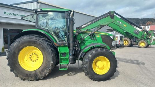 John Deere 6210R