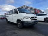 Volkswagen T4 Caravelle 2.0 - Volkswagen T4 mit Benzin-Antrieb: Kleinbus, 2.0
