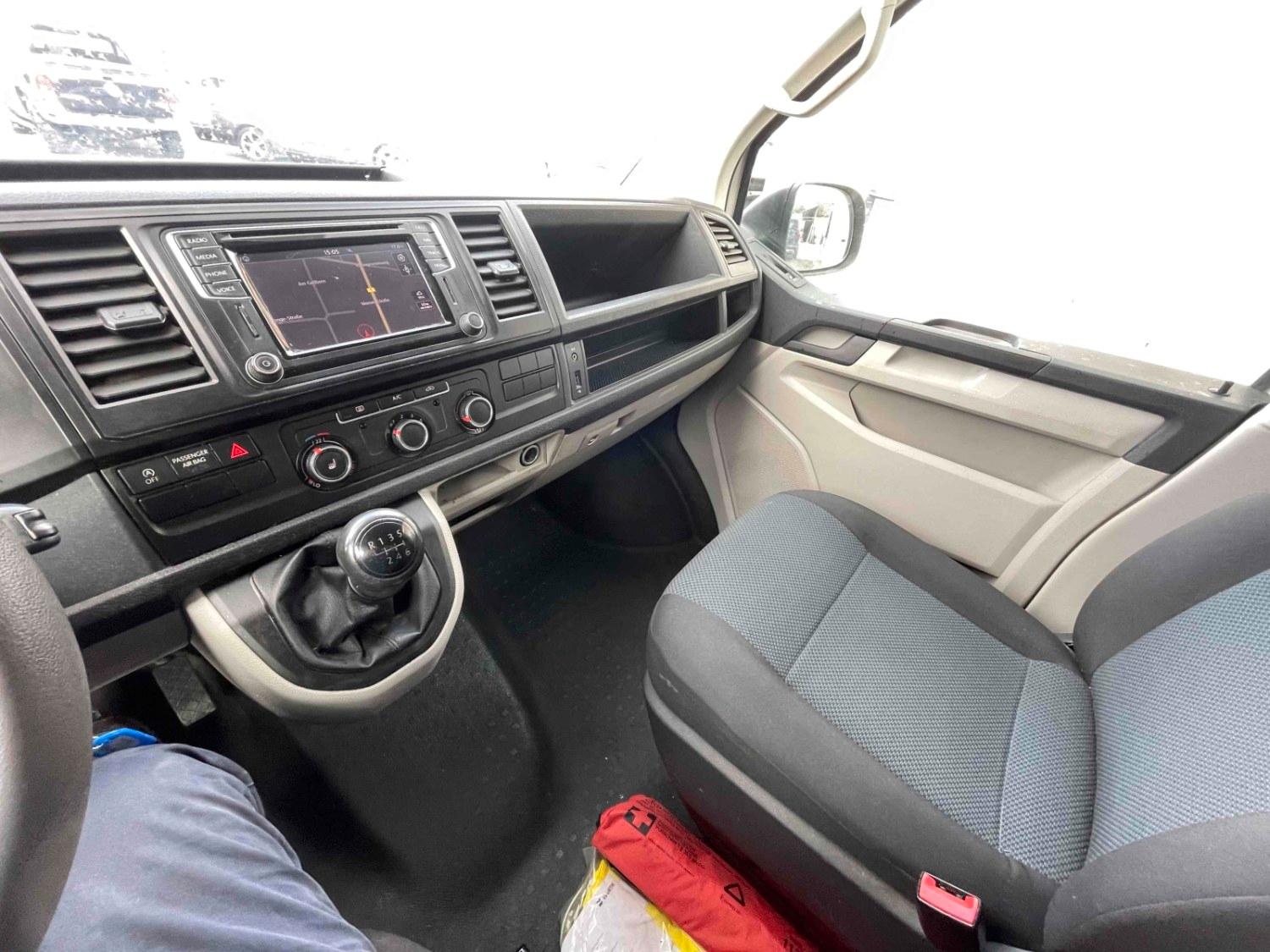 Volkswagen T6 Transporter Kasten Mittelhochdach lang  Klima