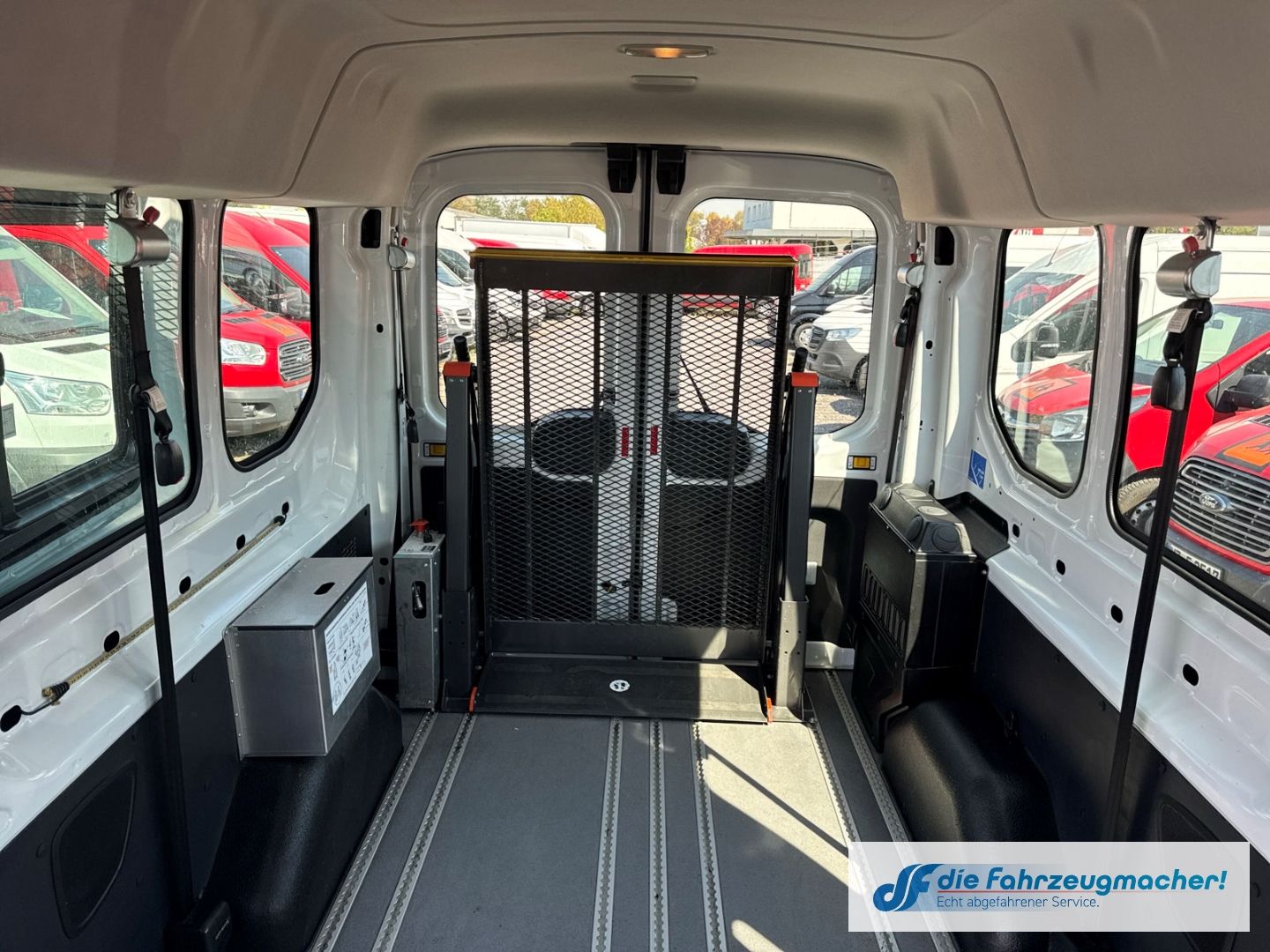 Fahrzeugabbildung Ford Transit Kombi 350 L3 Trend 2.2 TDCi DPF *1690 *K