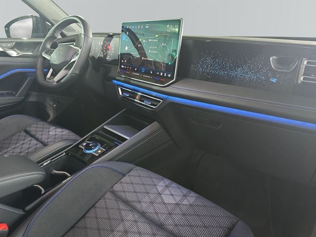 Tiguan R-LINE 2.0 TDI LED+NAVI+AHK+RFK+ACC+SHZ