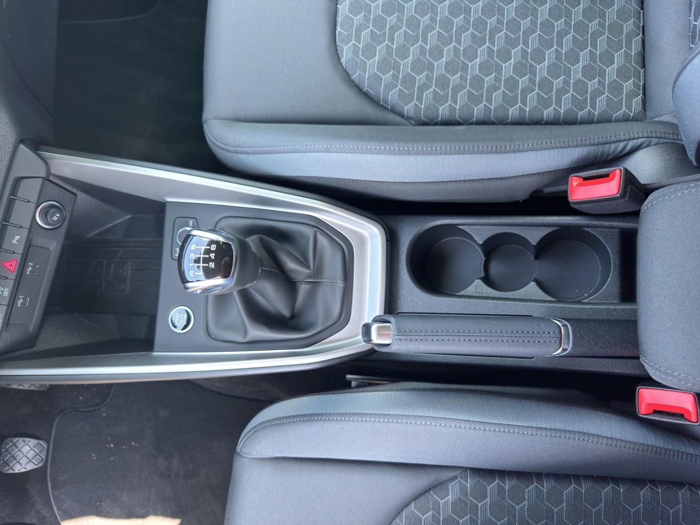 Fahrzeugabbildung Audi A1 allstreet 30 TFSI LED Smartphone PDC vo.hi.