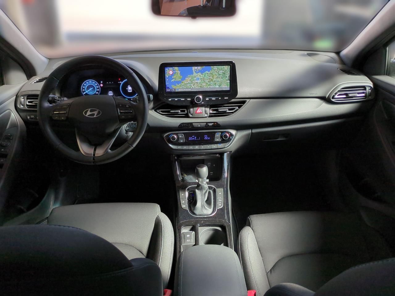 Fahrzeugabbildung Hyundai i30 ADVANTAGE LED*SHZ*LHZ*NAVI*CARPLAY*ZV*
