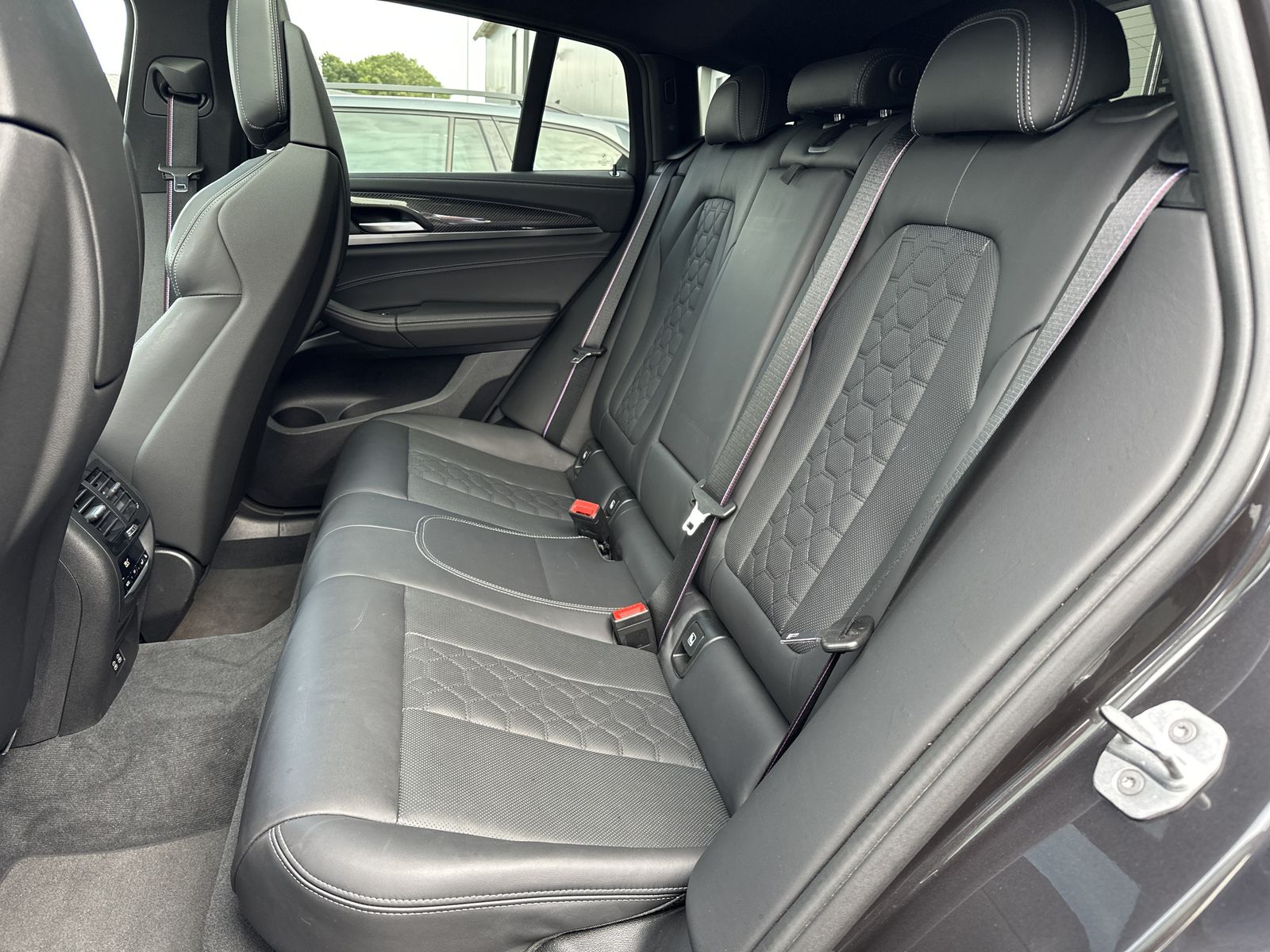 Fahrzeugabbildung BMW X4 M Competition NAV+LED+HEADUP+PANO+360°+21ZOLL