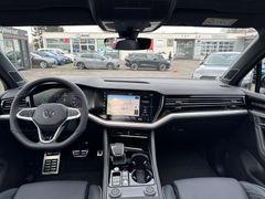 Fahrzeugabbildung Volkswagen Touareg 3.0 TDI 4M R-Line PANO DYNAUDIO STANDHZG